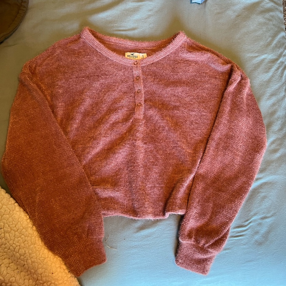 Size small Hollister cropped long sleeve